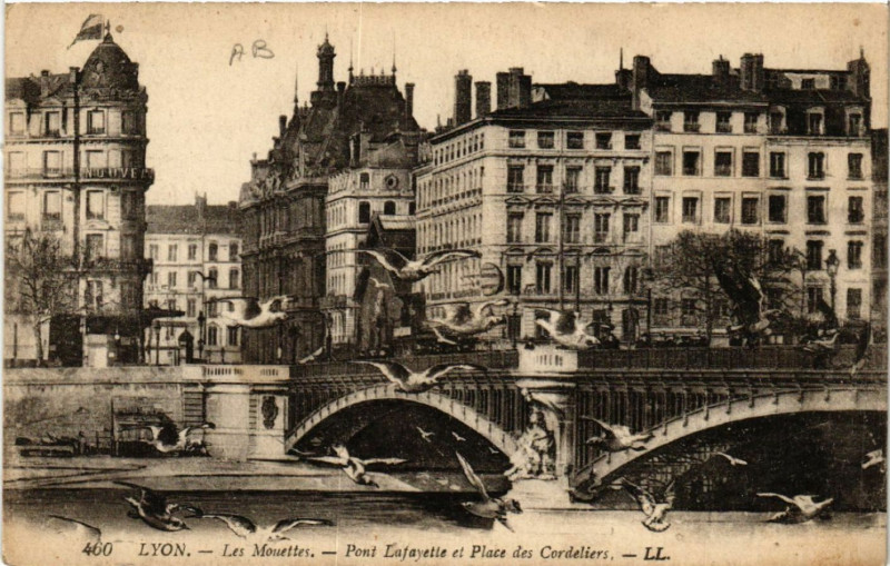 Carte postale ancienne Lyon Les Mouettes Pont Lafayette et Place des Cordeliers à Lyon
