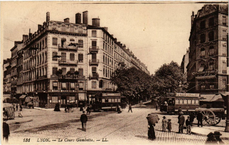 Carte postale ancienne Lyon Le Cours Gambetta à Lyon 3e Arrondissement
