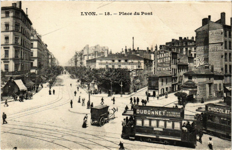 Carte postale ancienne Lyon Place du Pont à Lyon