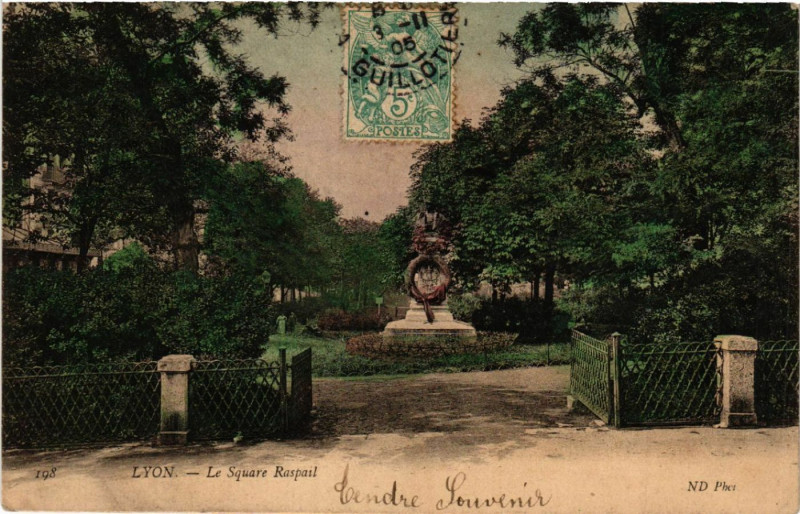 Carte postale ancienne Lyon Le Square Raspail à Lyon