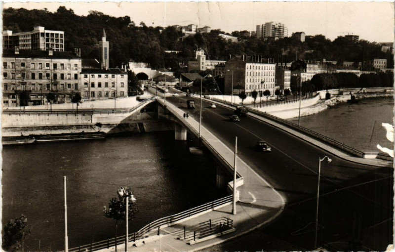 Carte postale ancienne Lyon Le Pont Clemenceau sur la Saone à Lyon