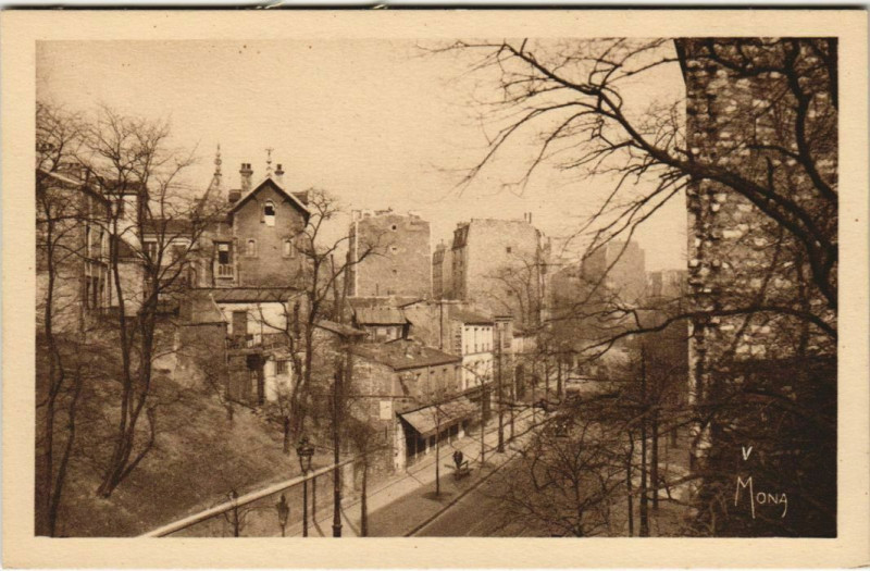Carte postale ancienne Rue des Pyrénées à Paris 20e