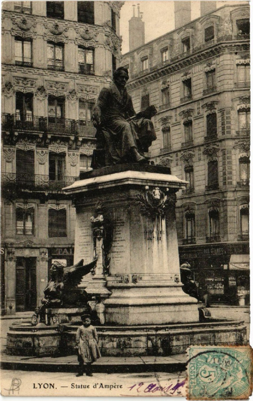 Carte postale ancienne Lyon Statue d'Ampere à Lyon