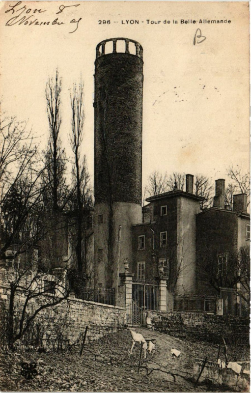 Carte postale ancienne Lyon Tour de la Belle-Allemande à Lyon