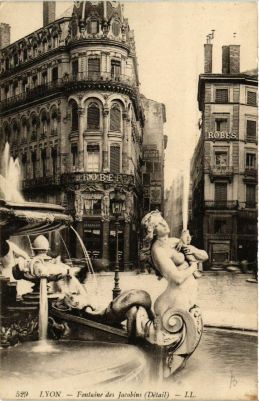 Carte postale ancienne Lyon Fontaine des Jacobins Detail à Lyon