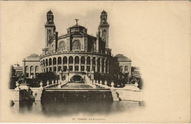Carte postale ancienne Le Trocadéro à Paris 16e