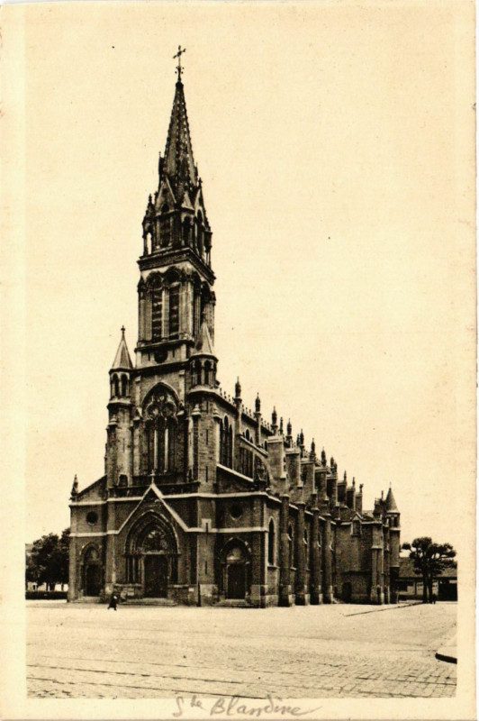 Carte postale ancienne Vues de Lyon Eglise Sainte-Blandine ` à Lyon