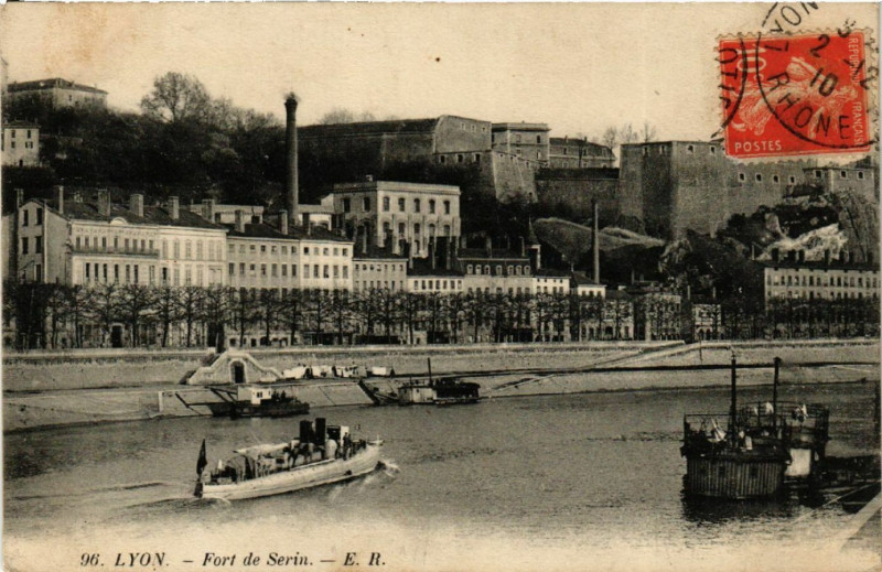 Carte postale ancienne Lyon Fort de Serin à Lyon