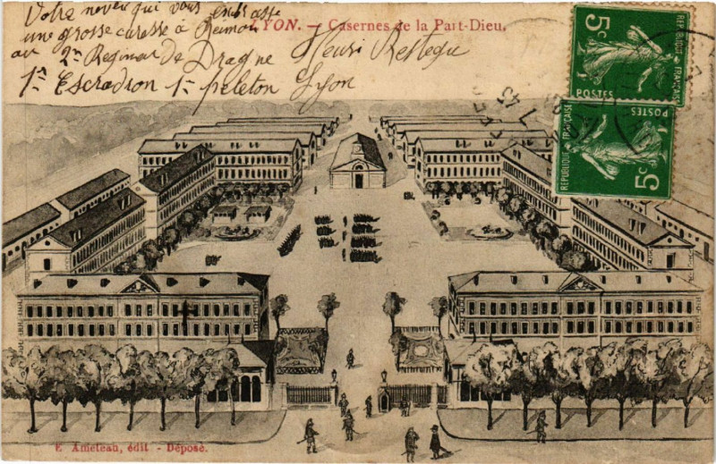 Carte postale ancienne Lyon Casernes de la Prt Dieu à Lyon