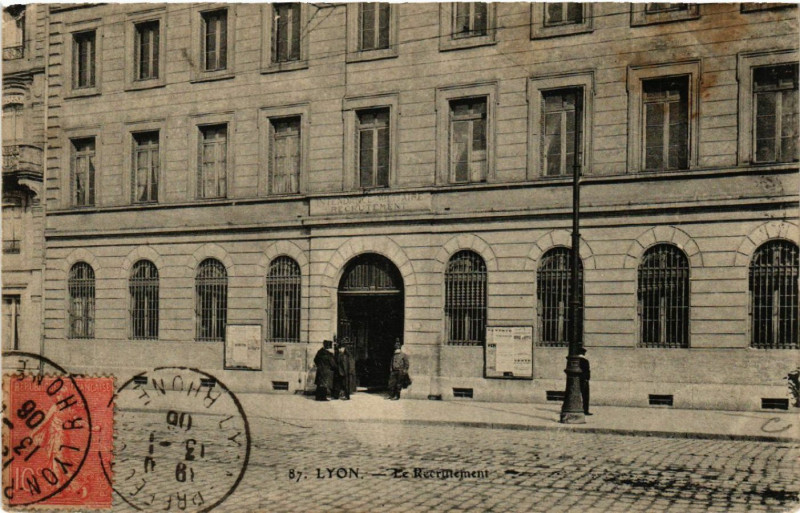 Carte postale ancienne Lyon Le Recrtement à Lyon