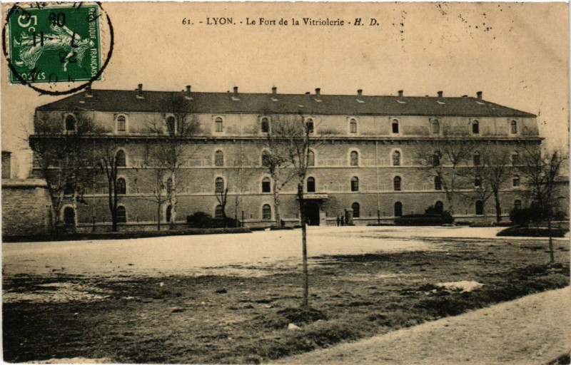 Carte postale ancienne Lyon Le Fort de la Vitriolerie à Lyon