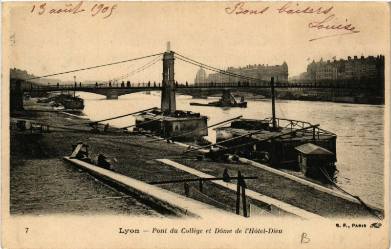 Carte postale ancienne Lyon Pont du College et Dome de l'Hotel-Dieu à Lyon