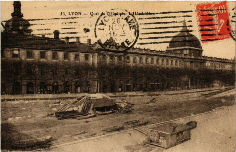 Carte postale ancienne Lyon Quai de l'Hopital l'Hotel Dieu à Lyon