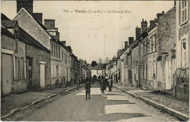 Carte postale ancienne Voulx Grande Rue à Voulx