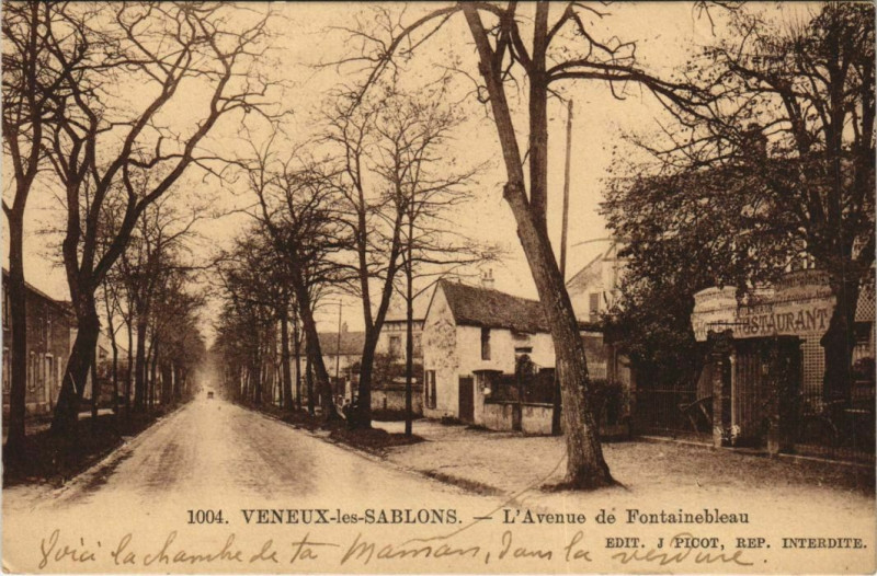 Carte postale ancienne Veneux-Les-Sablons Avenue de Fontainebleau à Fontainebleau