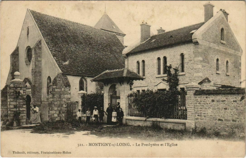 Carte postale ancienne Montigny-Sur-Loing Le Presbytere et Eglise à Montigny-sur-Loing