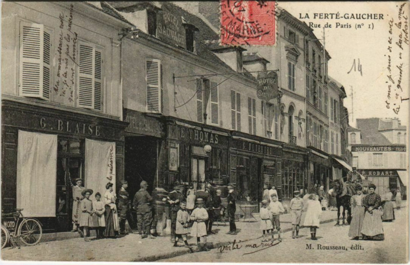 Carte postale ancienne La Ferte-Gaucher Rue de paris