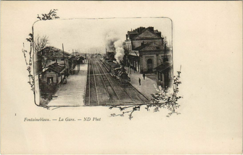 Carte postale ancienne Fontainebleau La Gare à Fontainebleau
