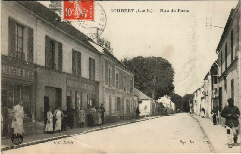 Carte postale ancienne Coubert Rue de paris à Coubert