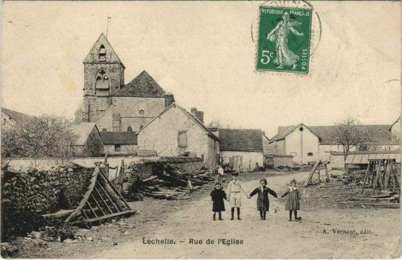 Carte postale ancienne Lechelle Rue de l'Eglise