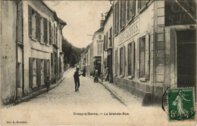 Carte postale ancienne Crouy-Sur-Ourcq Grande Rue à Crouy-sur-Ourcq
