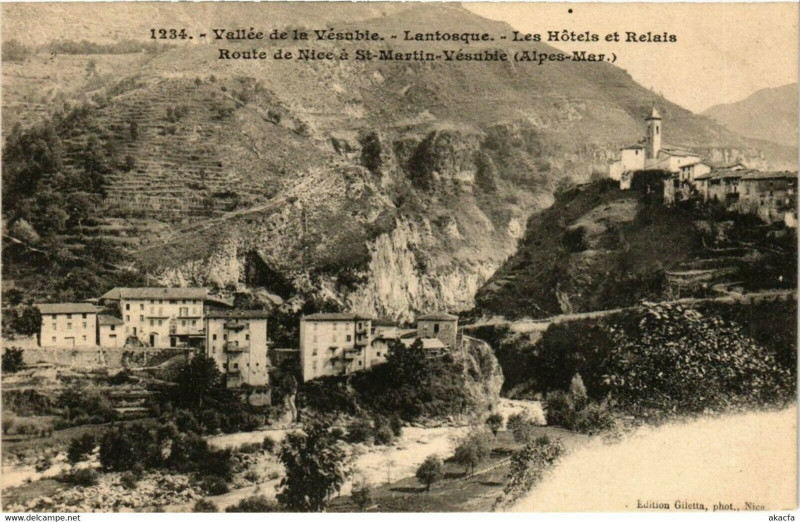 Carte postale ancienne Vallée de la Vesubie Lantosque Les Hotels et Relais Route de Nice à Lantosque