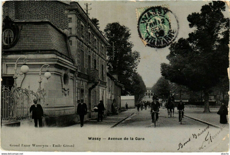 Carte postale ancienne Wassy - Avenue de la Gare à Wassy