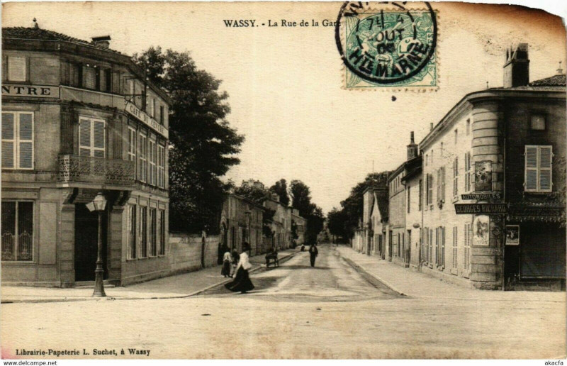 Carte postale ancienne Wassy - La Rue de la Gare à Wassy