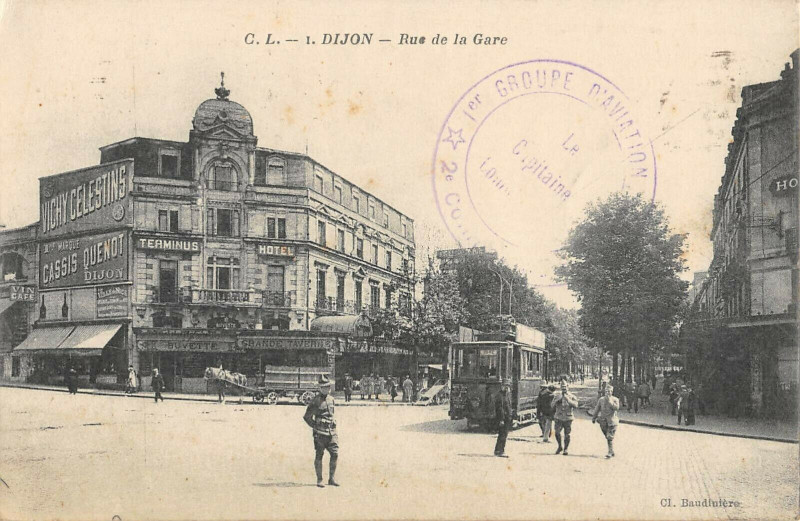 Carte postale ancienne Dijon Rue De La Gare à Dijon