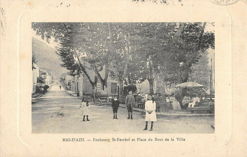 Carte postale ancienne Mas D'Azil Faubourg Saint Ferreol Et Place Du Bout De La Ville