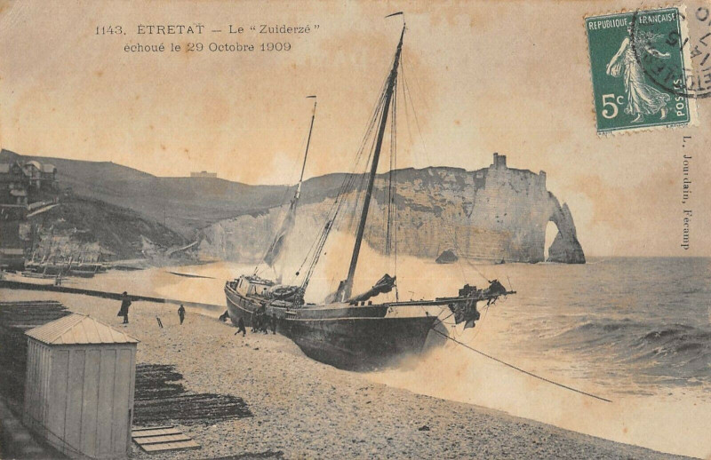 Carte postale ancienne Etretat Le Zuiderze Echoue Le 29 Octobre 1909
