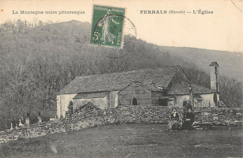 Carte postale ancienne Ferrals Eglise