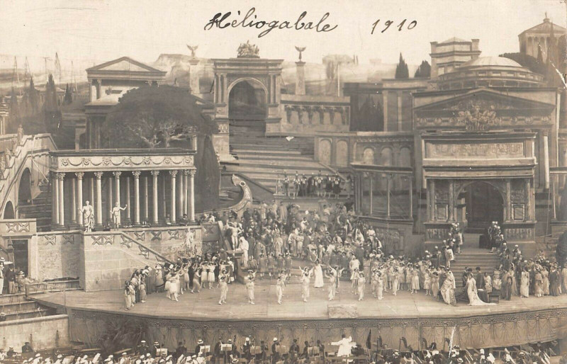 Carte postale ancienne Beziers Carte Photo Theatre Dans Les Arenes Heliogabale 1910