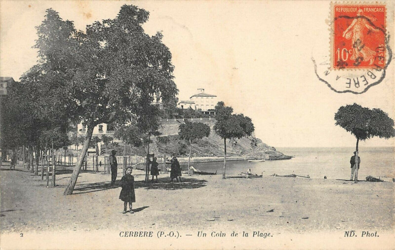 Carte postale ancienne Cerbere Un Coin De La Plage