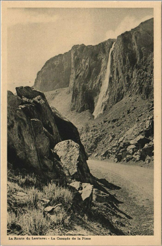 Carte postale ancienne La Route du Lautaret - La Cascade de la Pisse