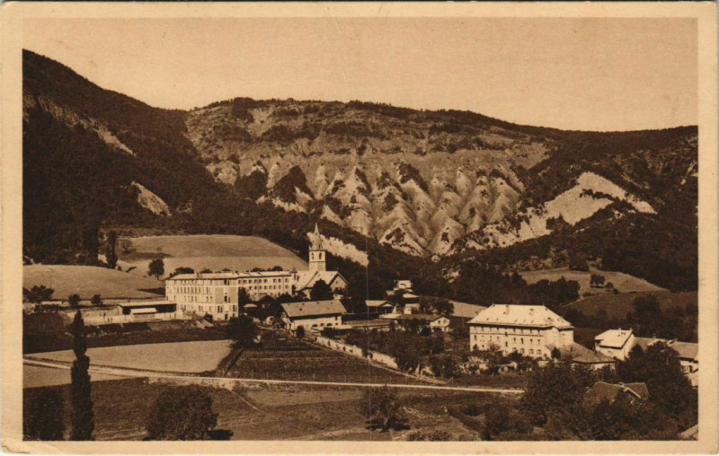Carte postale ancienne Saint-Etienne-Le-Laus Notre-Dame du Laus