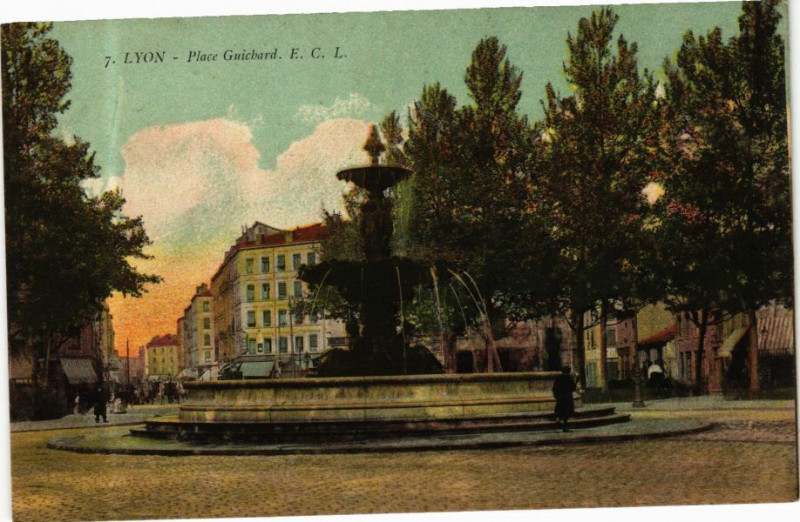 Carte postale ancienne Ed. Aqua 7 Lyon Place Guichard à Lyon
