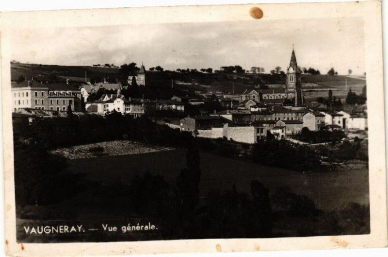 Carte postale ancienne Vaugneray-Vue générale à Vaugneray