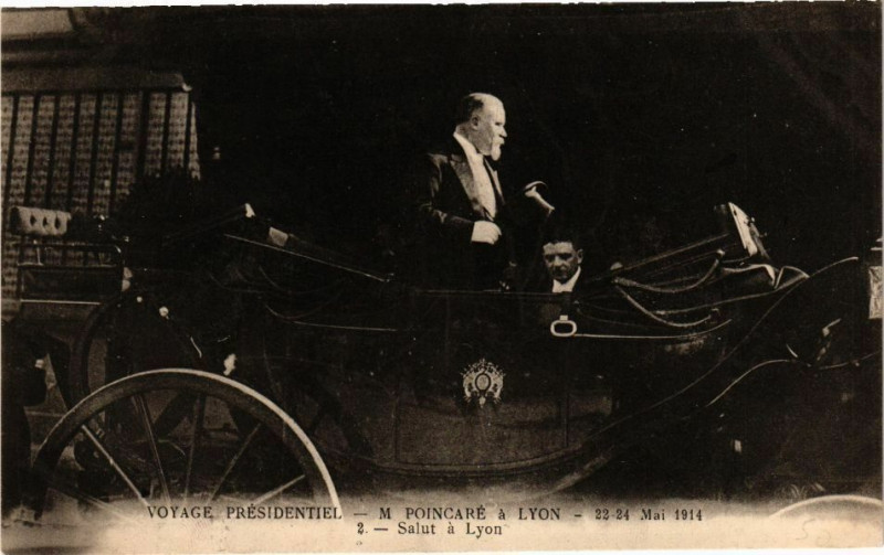 Carte postale ancienne Lyon-Voyage Presidentiel-M Poincare-Salut a Lyon à Lyon