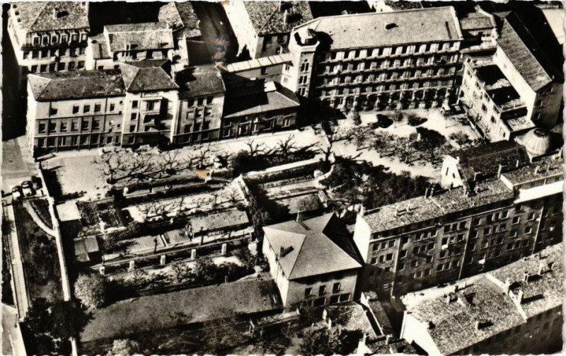 Carte postale ancienne Lyon-Croix Rousse-Vue aerienne à Lyon