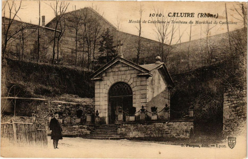 Carte postale ancienne Caluire-Montée de Castellane-Tombeau du Marechal de Castellane