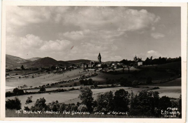 Carte postale ancienne Bully-Vue générale à Bully