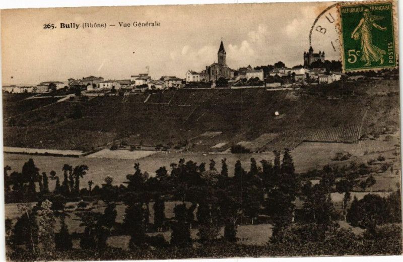 Carte postale ancienne Bully-Vue générale à Bully
