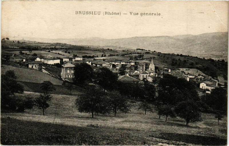 Carte postale ancienne Brussieu-Vue générale à Brussieu