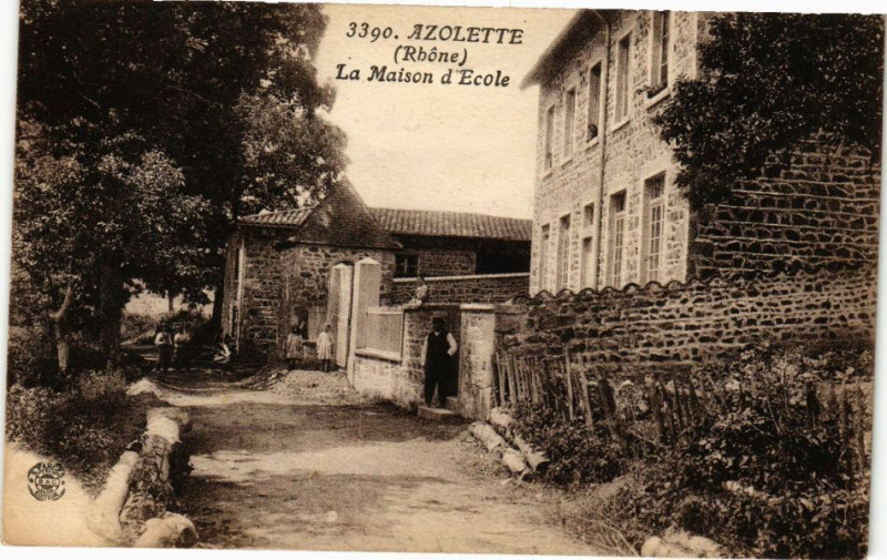 Carte postale ancienne Azolette-La Maison d'Ecole à Azolette