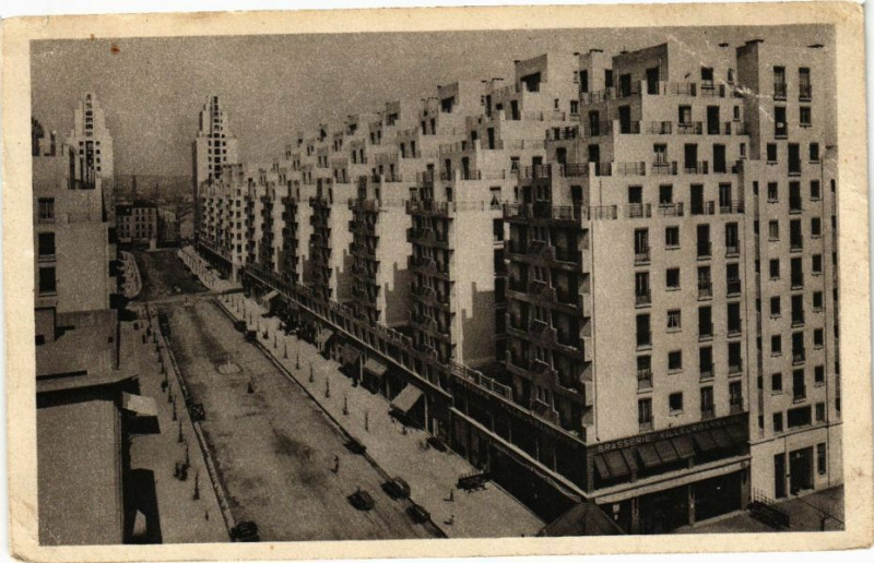 Carte postale ancienne Villeurbanne-Nouveau Centre d'Urbanisme-Avenue de l'Hotel de Ville à Villeurbanne