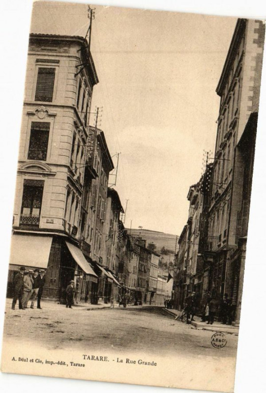 Carte postale ancienne Tarare-La Rue Grande à Tarare