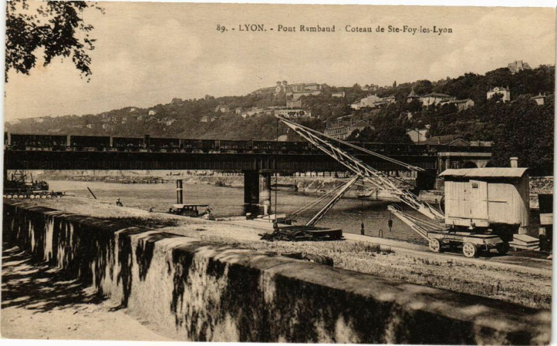 Carte postale ancienne Lyon-Pont Rambaud-Coteau de Sainte-Foy les Lyon à Lyon