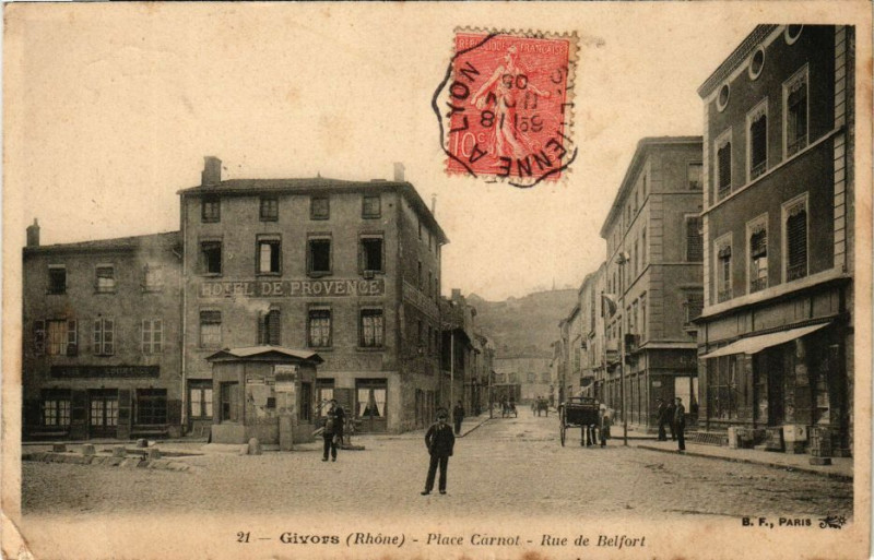 Carte postale ancienne Givors-Place Carnot-Rue de Belford à Givors