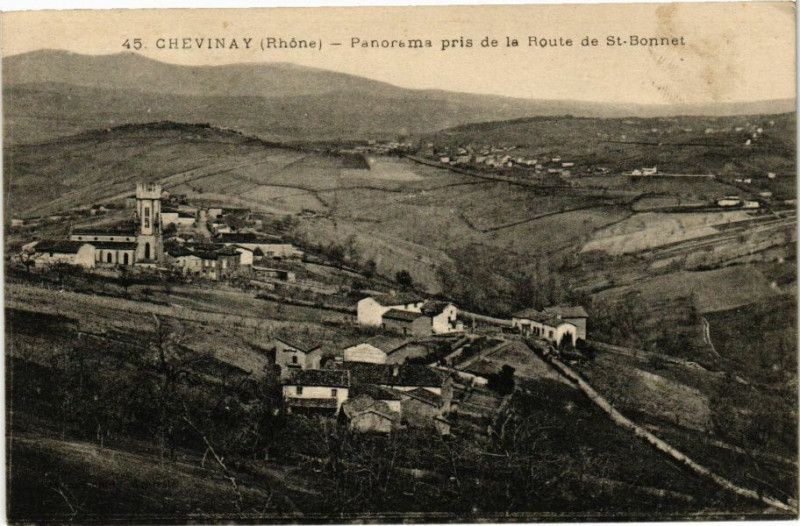 Carte postale ancienne Chevinay-Panorama pris de la Route de Saint-Bonnet à Chevinay